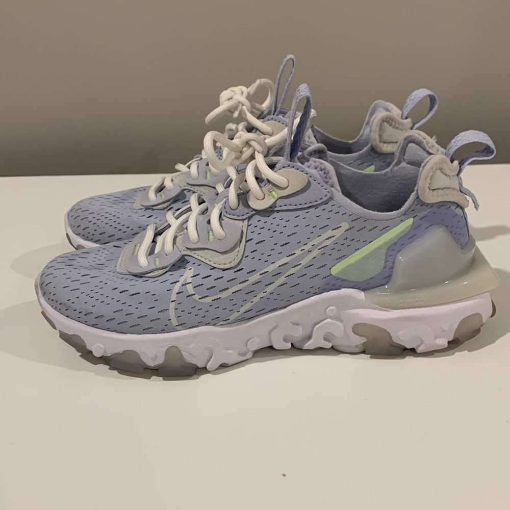 Sneaker - Picture 3 of 8